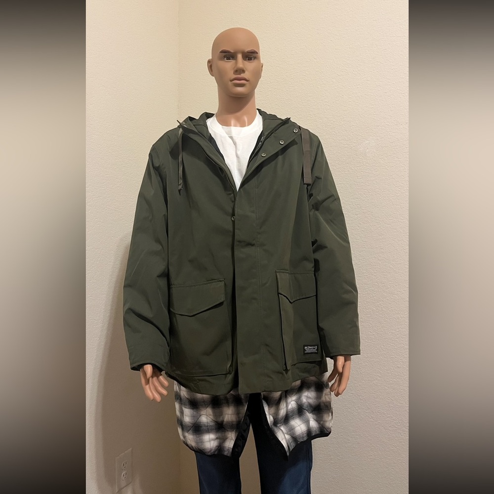 Levi’s Two Piece Jacket ( SIZE XL, NWT)